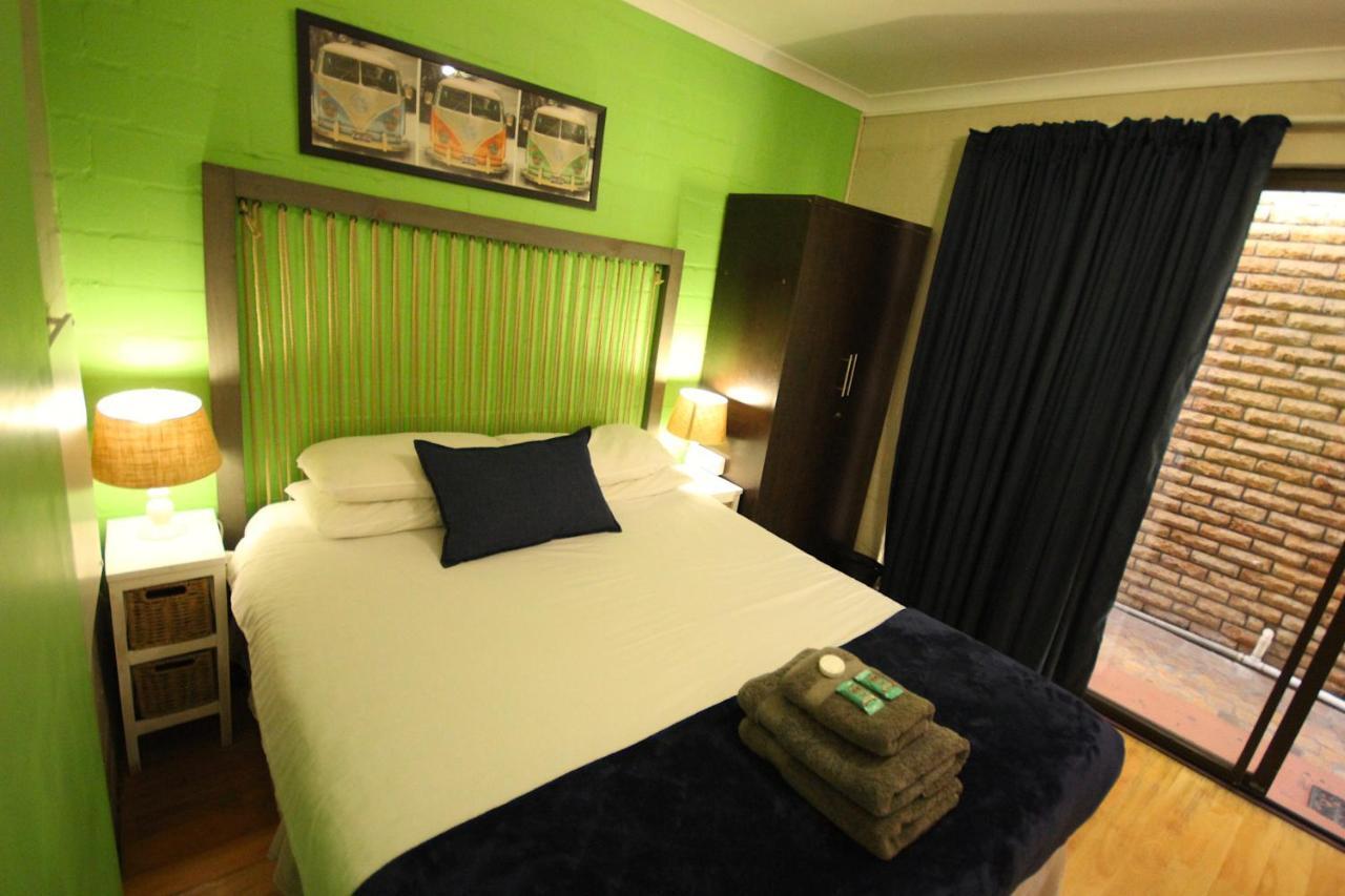 בלוברגסטראנד Saltycrax Backpackers And Surf Hostel By Curiocity מראה חיצוני תמונה